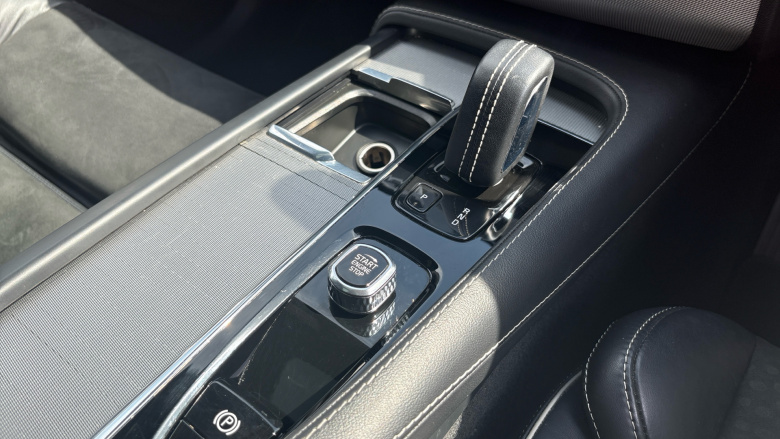 Volvo Xc90 2.0 B5P [250] R DESIGN 5dr AWD Gtron Petrol Estate